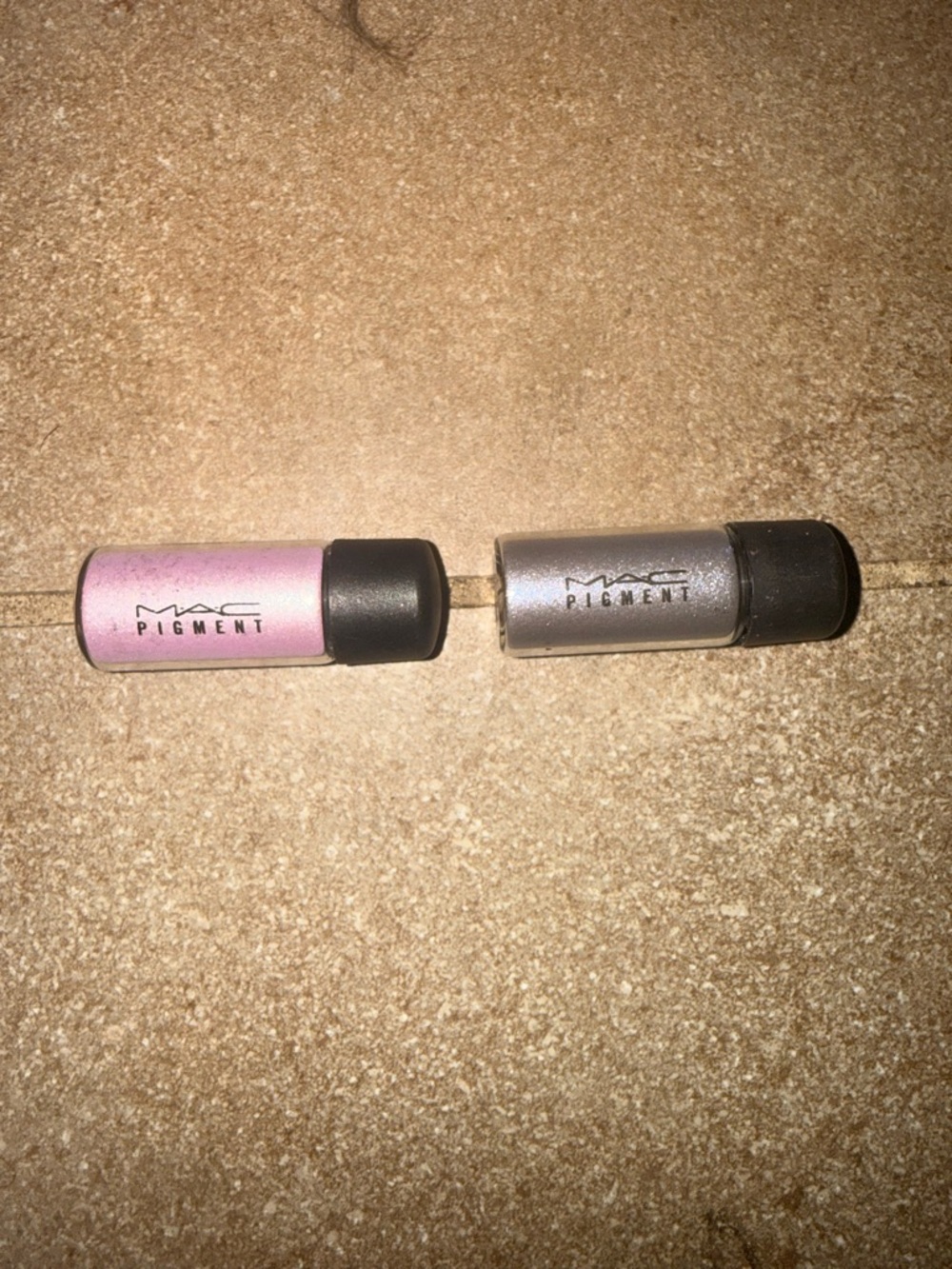 MAC Cosmetics Pigment Duo in Pink and Silver